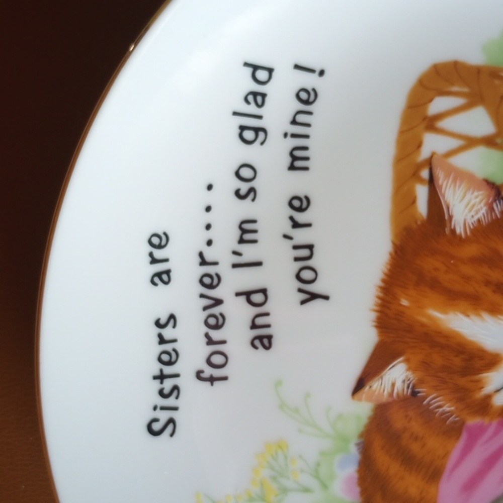 Vintage Porcelain Cat Gift Plate for Sisters! Kittens & Flowers. Gold Edging - Picture 3 of 5